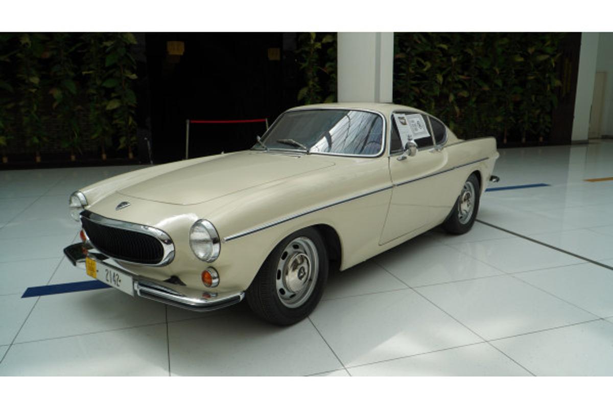 1969 Volvo P1800 S, photograph 1 of 1