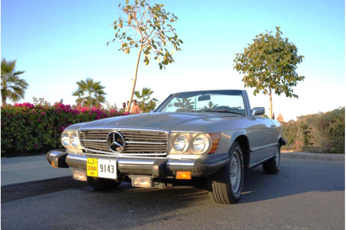 1987 Mercedes-Benz 560 SL, photograph 1 of 1